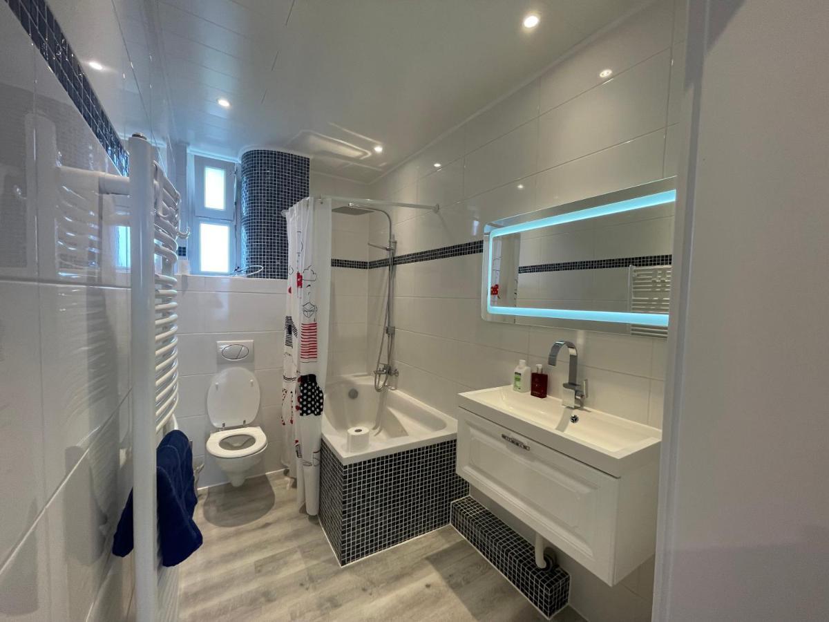 Moderne 4 Zimmer Apartment Mit Bergblick Stadtzentrum Contactless Check-In Gehrden  Kültér fotó