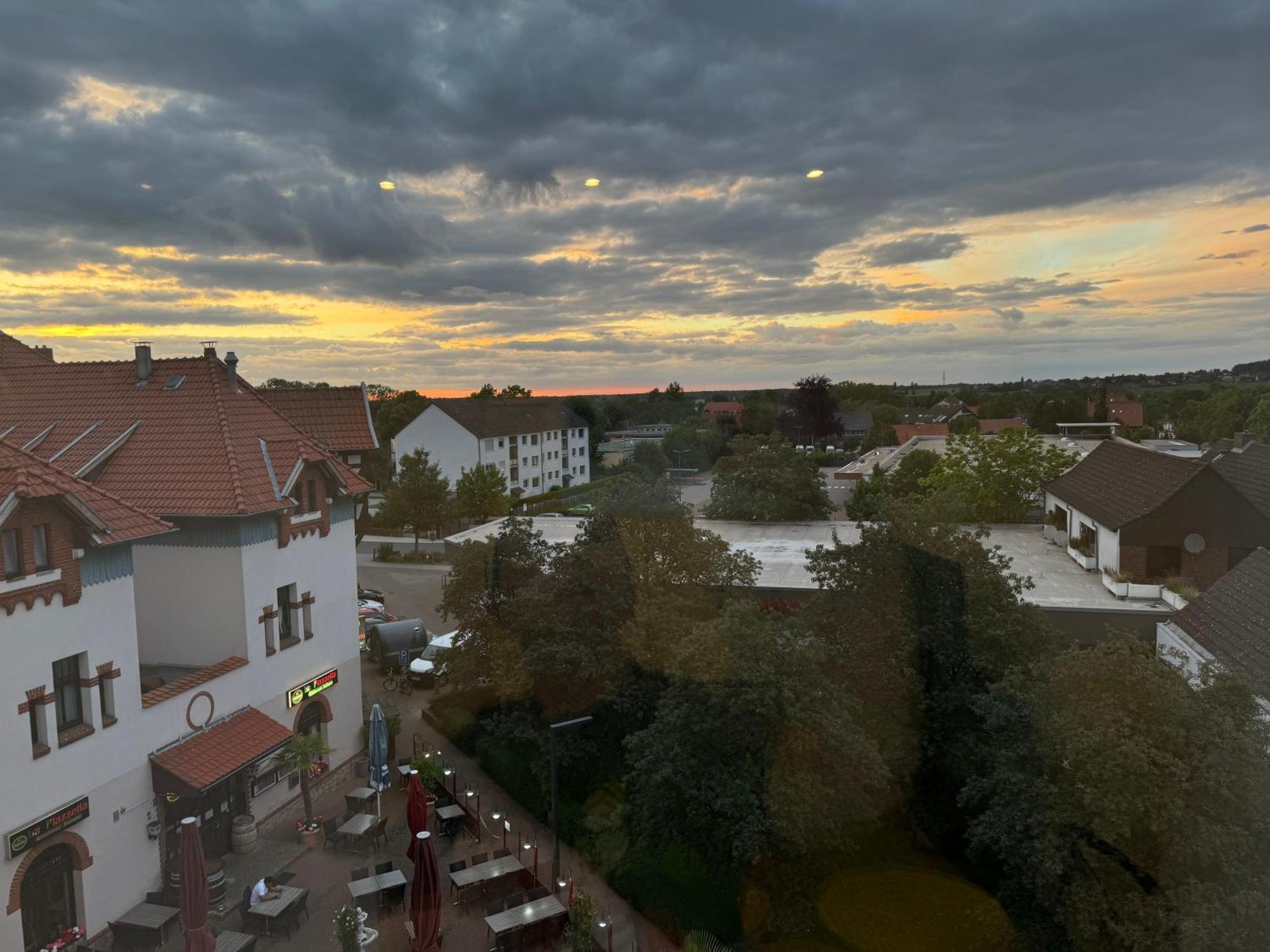 Moderne 4 Zimmer Apartment Mit Bergblick Stadtzentrum Contactless Check-In Gehrden  Kültér fotó