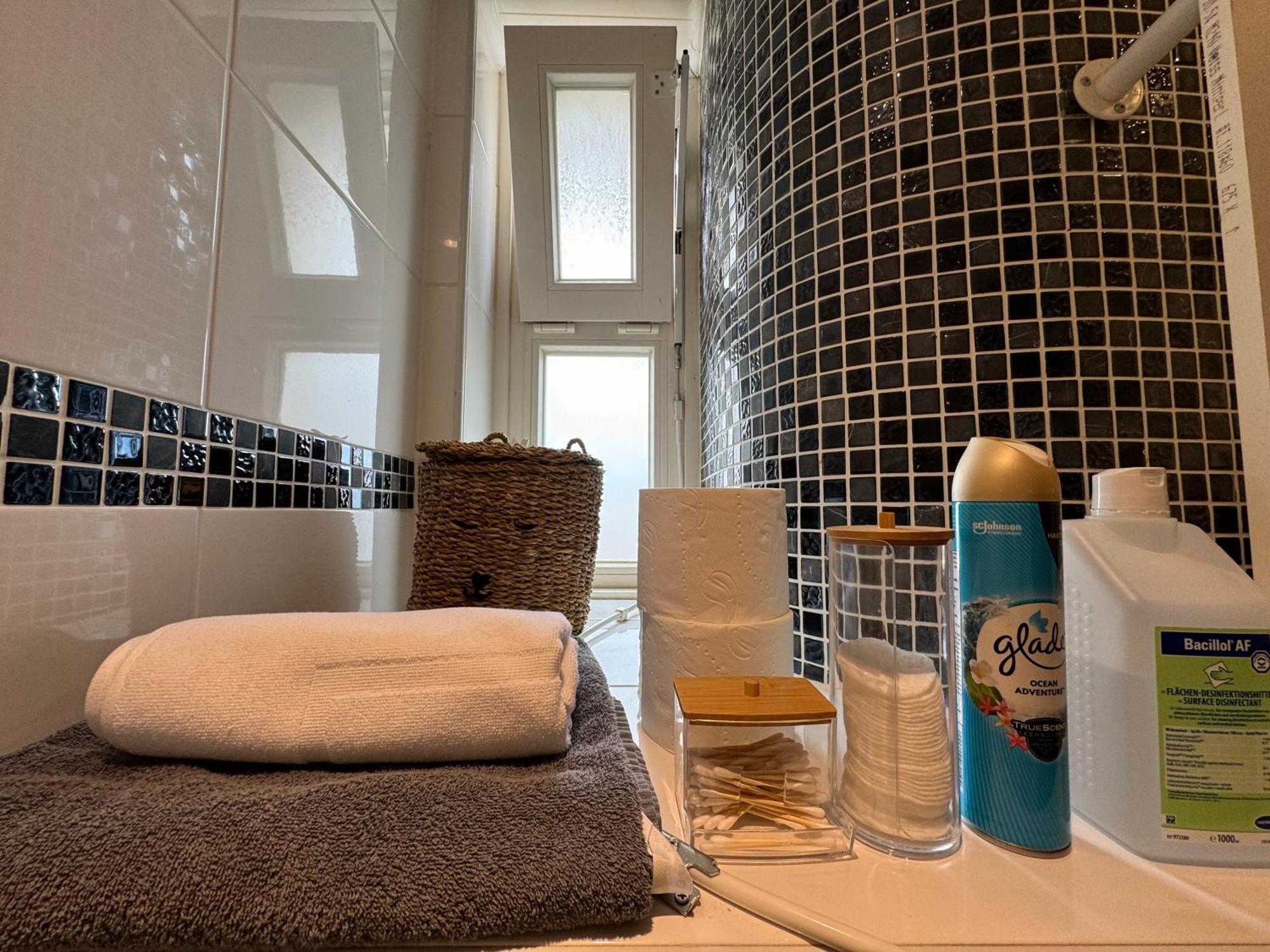 Moderne 4 Zimmer Apartment Mit Bergblick Stadtzentrum Contactless Check-In Gehrden  Kültér fotó