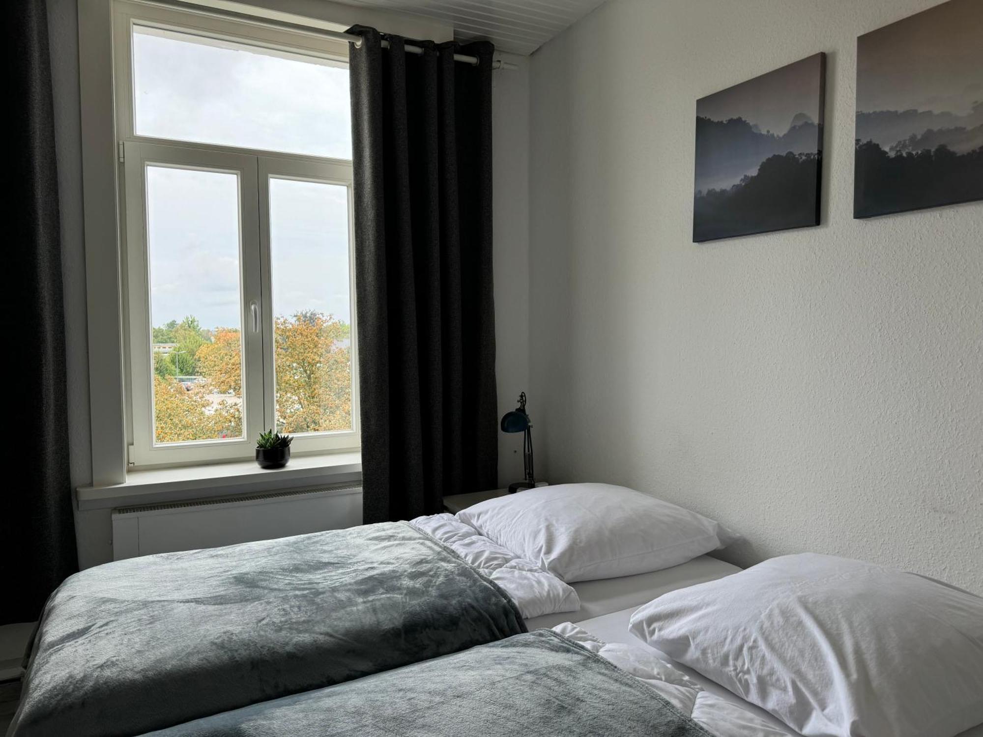 Moderne 4 Zimmer Apartment Mit Bergblick Stadtzentrum Contactless Check-In Gehrden  Kültér fotó