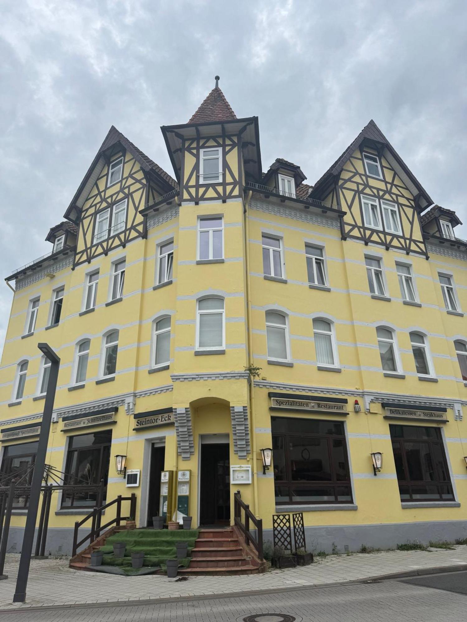 Moderne 4 Zimmer Apartment Mit Bergblick Stadtzentrum Contactless Check-In Gehrden  Kültér fotó