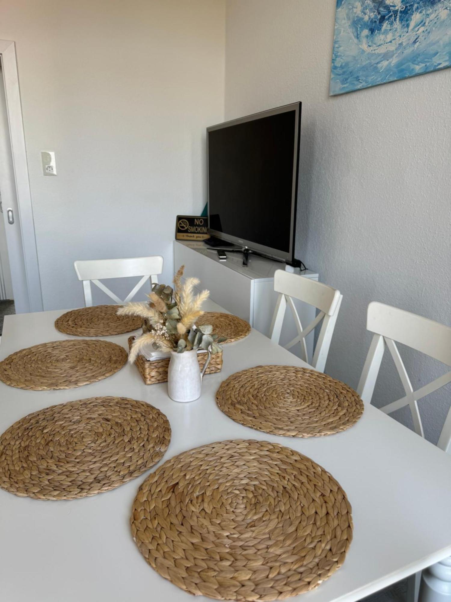 Moderne 4 Zimmer Apartment Mit Bergblick Stadtzentrum Contactless Check-In Gehrden  Kültér fotó