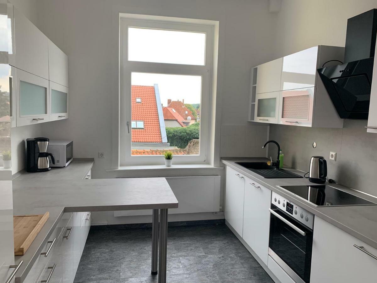 Moderne 4 Zimmer Apartment Mit Bergblick Stadtzentrum Contactless Check-In Gehrden  Kültér fotó