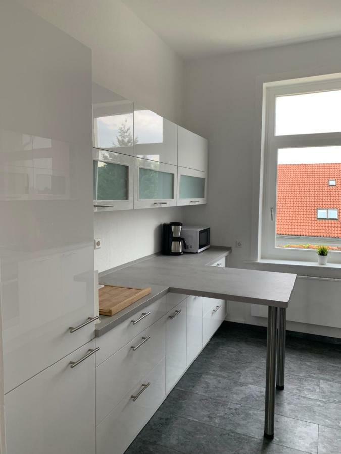 Moderne 4 Zimmer Apartment Mit Bergblick Stadtzentrum Contactless Check-In Gehrden  Kültér fotó
